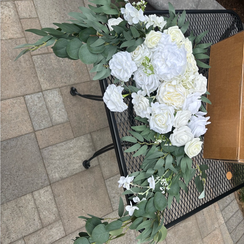 Ling’s Moment FLOWER ARCH DECOR WITH DRAPES IN WHITE & SAGE - Picture 8 of 10